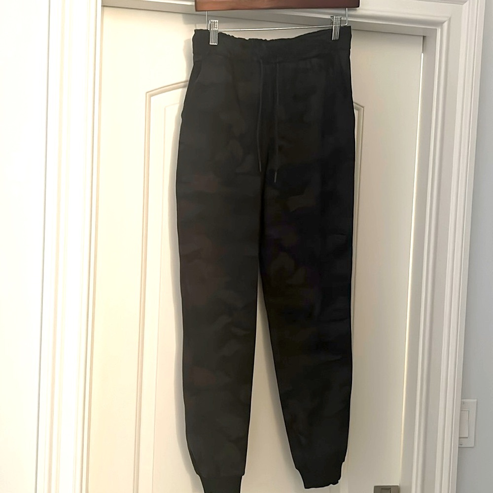 Lululemon Stretch Nylon Jogger